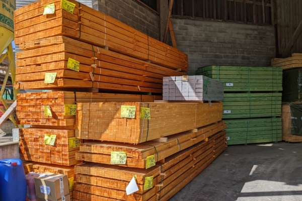 Grand choix de bois massif chez BL Wood à Hornu Mons